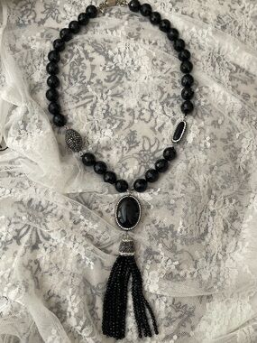 Vintage Tassel Black Gemstone Necklace — Elegant Statement Jewelry    Sturdy